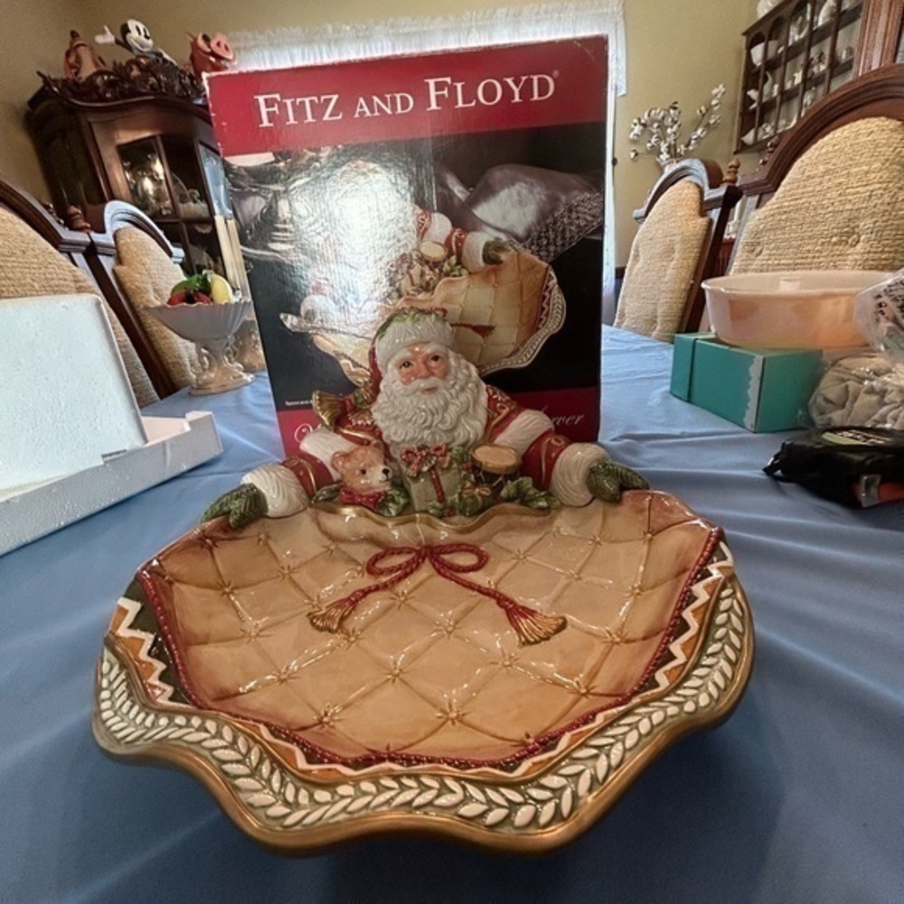 FRITZ AND FLOYD CHRISTMAS SERVING BOWL TRAY. WINTER HOLIDAY SANTA Original box